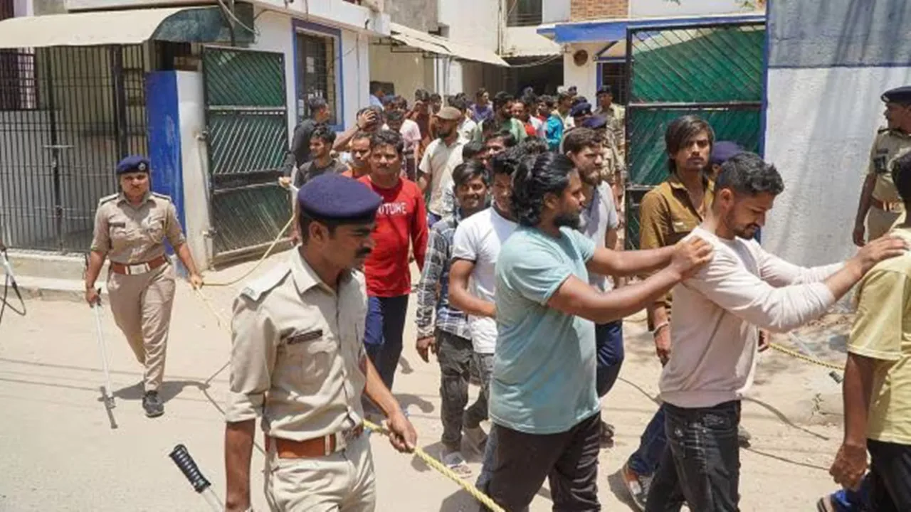 Operation Sindoor, illegal Bangladeshi immigrants, illegal Bangladeshi immigrants asasm, northeast illegal Bangladeshi immigrants, India-Bangladesh border, BSF, MHA crackdown, Pahalgam attacks, makeshift camps, Border Guards Bangladesh, BJP, West Bengal border, labor migration, illegal Bangladeshi deportation, Indian express,অপারেশন সিঁদুর,বাংলাদেশি, ভারত বাংলাদেশ সীমান্ত