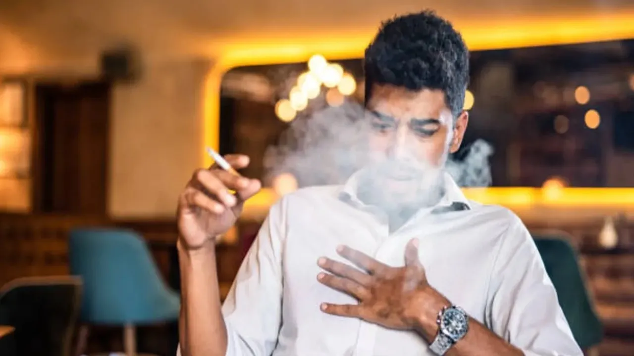Effects of smoking: ধূমপান শরীরকে নষ্ট করে দেয়। 