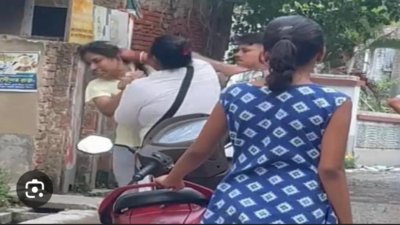Tmc Councillor slaps lady driver, panihati