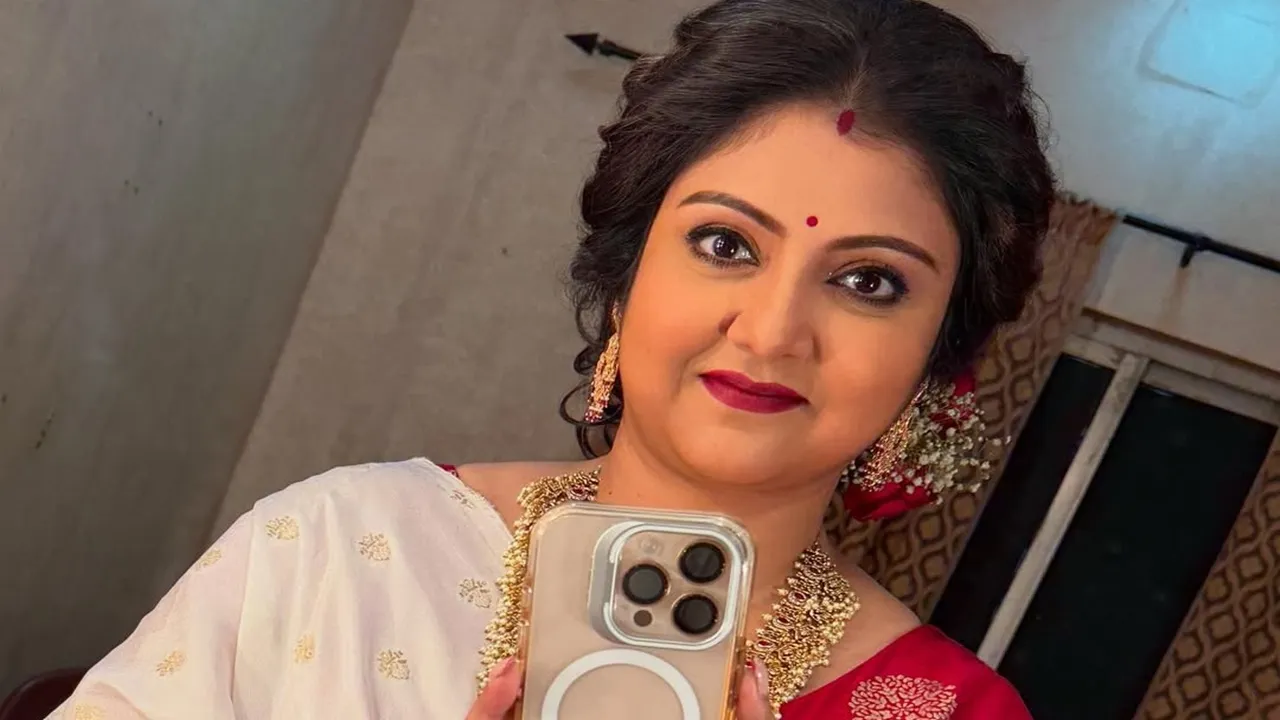হাসপাতালের বিছানায় জনপ্রিয় বাঙালি অভিনেত্রী!
