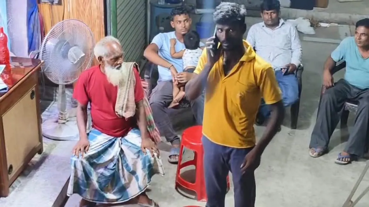 Kaliachak shootout,  Malda firing incident  ,Kaliachak gunfight,  Gang war in Malda,  Criminal encounter  ,Police operation Kaliachak,  Malda crime news,  Shootout in West Bengal  ,Gunfire exchange  ,Law and order Malda,কালিয়াচক শুটআউট  ,মালদা গুলি চালনা , কালিয়াচক সংঘর্ষ,  অপরাধ মালদা  ,গ্যাং ওয়ার কালিয়াচক,  পুলিশি অভিযান  ,কালিয়াচক খবর  ,মালদা অপরাধ দমন  ,শুটআউট ঘটনা  ,গুলি বিনিময়