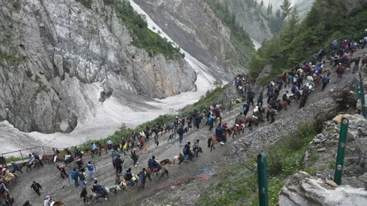 Amarnath Yatra 2025, Jammu Kashmir no-fly zone, drone ban Amarnath, pilgrimage security measures, Amarnath cave shrine, Union Home Ministry advisory, Pahalgam tourist safety, yatra aviation restrictions, medical evacuation exceptions, security in Jammu Kashmir,অমরনাথ যাত্রা ২০২৫,অমরনাথ যাত্রা ড্রোন বেলুন নিষিদ্ধ, অমরনাথ যাত্রা নো ফ্লাই জোন