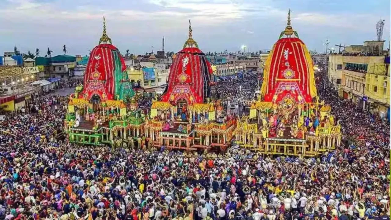 Rath Yatra 2025  ,Puri stampede,  Jagannath festival,  Taladhwaja chariot,  Lord Balabhadra  ,crowd surge  ,devotee injuries,  heat exhaustion  ,overcrowding,  emergency response,রথযাত্রা ২০২৫,  পুরী পদদলিত ঘটনা  ,জগন্নাথ উৎসব  ,তালধ্বজ রথ  ,ভক্ত আহত,  জনসমাগম,  তাপজনিত অসুস্থতা,  ভিড়ের চাপে দুর্ঘটনা,  জরুরি চিকিৎসা সেবা