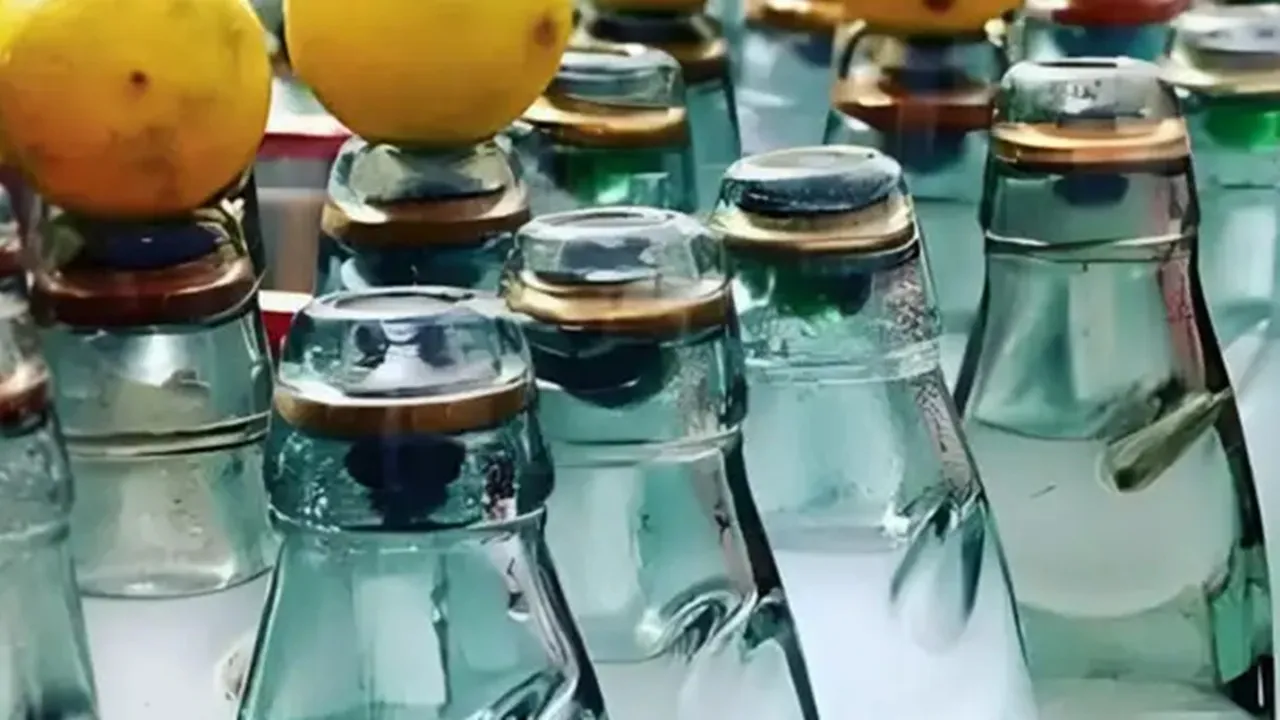 Microplastic in Glass Bottles
