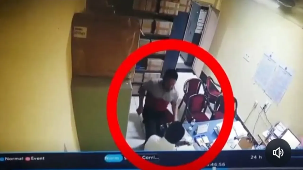 Humayun Kabir MLA kicks Assistant Registrar WBHSU Salt Lake,  Accusation by Suvendu Adhikari Humayun Kabir,  TMC MLA Harassment university staff allegation,  West Bengal Health Science University assault allegation  ,Suvendu Adhikari voices complaint Humayun Kabir assault,হুমায়ূন কবীর লাথি মারার অভিযোগ,  সল্টলেকে স্বাস্থ্য বিজ্ঞান বিশ্ববিদ্যালয় সহকারী রেজিস্ট্রার আক্রমণ,  শুভেন্দু অধিকারীর অভিযোগ হুমায়ূন কবীর , তৃণমূল বিধায়ক বিশ্ববিদ্যালয় কর্মী হামলা,  হুমায়ূন কবীর সহকারী রেজিস্ট্রার লাথি