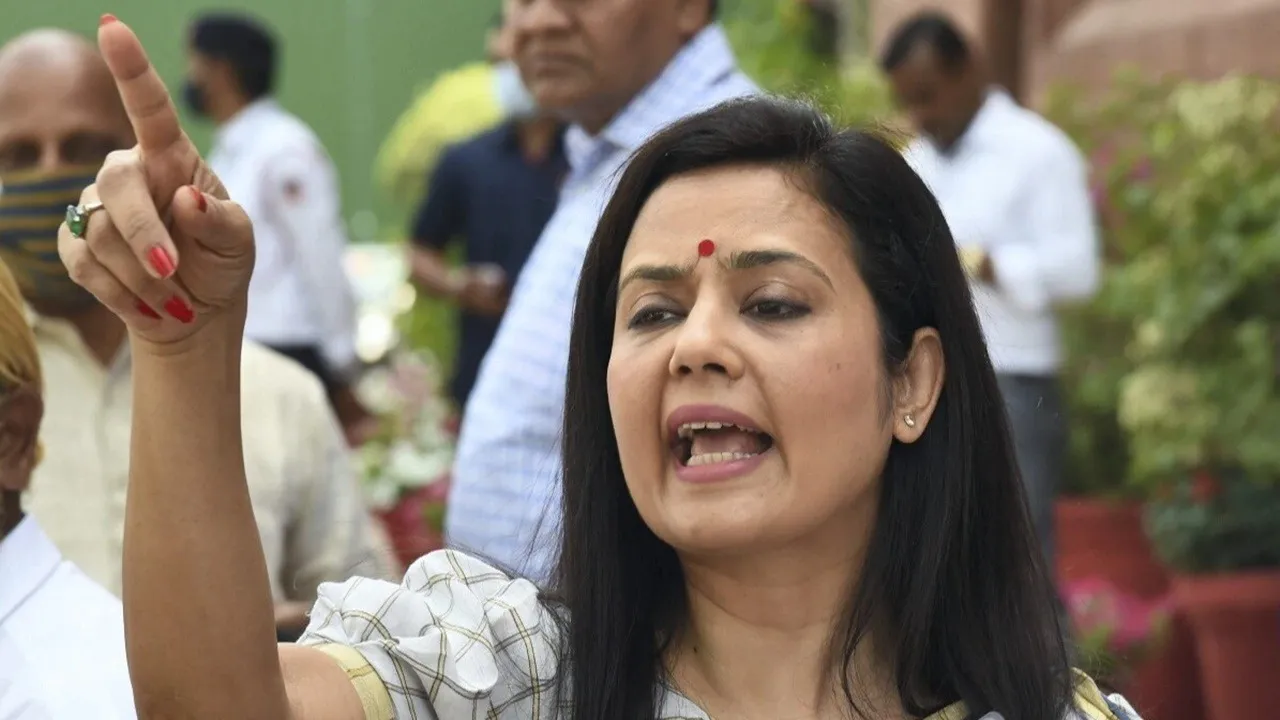 Mahua Moitra criticizes Election Commission,  Mahua Moitra EC SIR petition  ,Mahua Moitra electoral roll challenge  ,EC discriminatory roll revision  ,Election Commission Bengal warning,মহুয়া মৈত্র নির্বাচন কমিশন সমালোচনা,  মহুয়া মৈত্র SIR চ্যালেঞ্জ  ,নির্বাচন কমিশনের ভোটার তালিকা বিতর্ক,  নাগরিকত্ব প্রমাণ ভোটার বাধ্যবাধকতা,  পশ্চিমবঙ্গে ইসি নির্দেশ বাতিল আবেদন