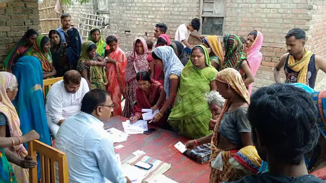 "Bihar Election,Bihar special intensive revision,bihar special intensive revision voter list,Bihar Voter List,Election Commission,SUpreme COurt,foreign nationals,Nepali voters,Bangladeshi voters,Myanmar nationals,voter roll revision,SIR Bihar,illegal documents,Assembly elections