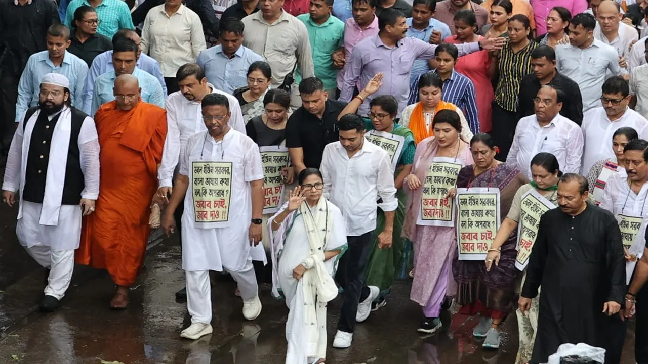 speaking Bengali detained BJP-ruled states,Bengali language detention camp notification central govt,Mamata Banerjee attacks BJP over Bengali arrests,detention of Bengali migrants BJP states,Central notification BJP detention camps,TMC protest BJP language policy,বিজেপি শাসিত রাজ্যে বাংলায় কথা বললেই,বাঙালি শব্দ বলে আটক,  বেঙ্গলি ডিটেনশন ক্যাম্প,মমতা বন্দ্যোপাধ্যায় আক্রমণ বিজেপি,বাংলা ভাষার বিরুদ্ধে কেন্দ্রের নোটিফিকেশন,বাঙালি শ্রমিকদের আটক বিজেপি রাজ্য,টিএমসি প্রতিবাদ র‍্যালি,মমতা বিজেপি ভাষা বিরোধ