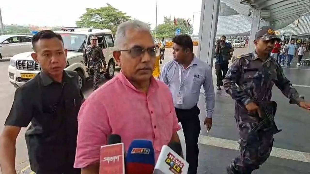 Dilip Ghosh not attend Modi rally July 18 2025 Durgapur,  Dilip Ghosh went to Delhi instead of Modi rally July 18 2025,  Dilip Ghosh skip PM Modi meeting Durgapur July 18 2025,  Dilip Ghosh absence Modi Durgapur rally invited Delhi leadership  ,West Bengal BJP Dilip Ghosh not invited Modi rally 2025  ,দিলীপ ঘোষ মোদির সভায় যাননি ১৮ জুলাই ২০২৫,  দিলীপ ঘোষ দিল্লি গেলেন দুর্গাপুর সভার পরিবর্তে,  দিলীপ ঘোষকে আমন্ত্রণ করা হয়নি মোদির জনসভায়,  দিলীপ ঘোষ দুর্গাপুর সভায় অনুপস্থিত দলীয় ফাটল  ,দিলীপ ঘোষ ‘কেন্দ্রীয় নেতৃত্ব ডেকেছে’ দিল্লি যাত্রা