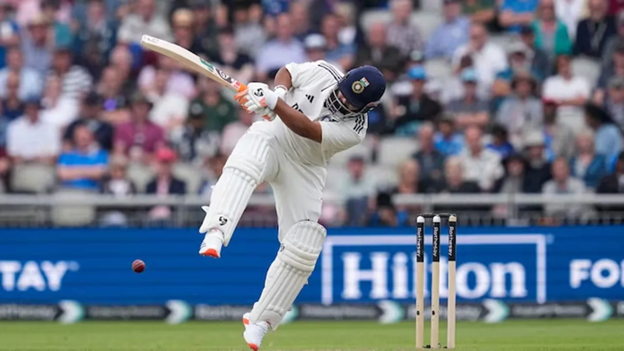 Rishabh Pant Fifty: ভাঙা পা নিয়েই হাফসেঞ্চুরি করলেন পন্থ