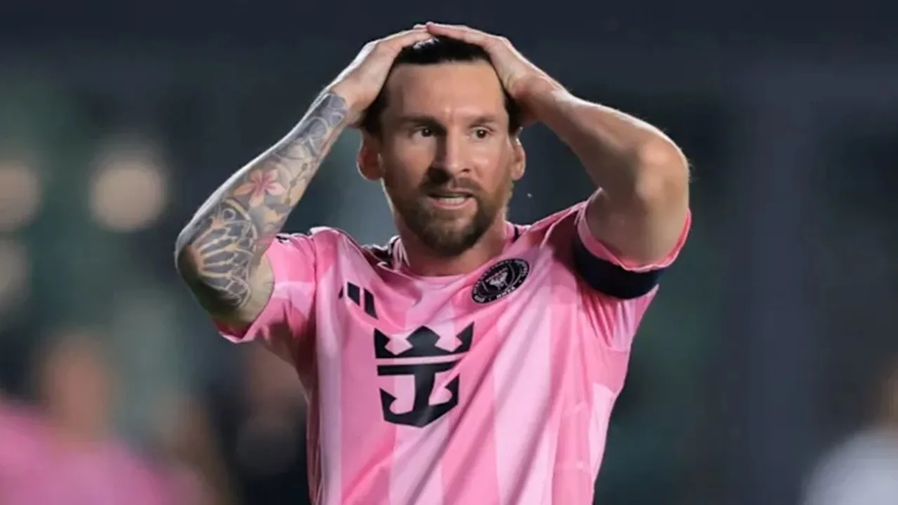 Lionel Messi Kiss Cam: কোল্ডপ্লে-র কিসক্যামে ধরা পড়তেই কী করলেন লিওনেল মেসি?