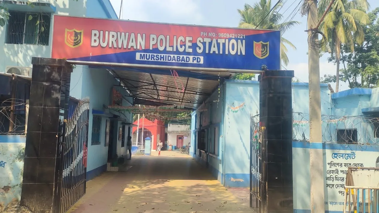 মুর্শিদাবাদ পরিযায়ী শ্রমিক নিখোঁজ,Murshidabad migrant worker missing, মহারাষ্ট্রে পরিযায়ী শ্রমিক নিখোঁজ,migrant worker missing in Maharashtra,আবুসার শেখ নিখোঁজ,Abusar Sheikh missing,আবুসার শেখ বাংলাদেশে ঠেলা, wrongly suspected Bangladeshi ,পরিযায়ী শ্রমিক নির্যাতন অভিযোগ,migrant workers assault in other states, বিএসএফ আর মহারাষ্ট্র পুলিশ অপহরণ,BSF and Maharashtra police migrant issue