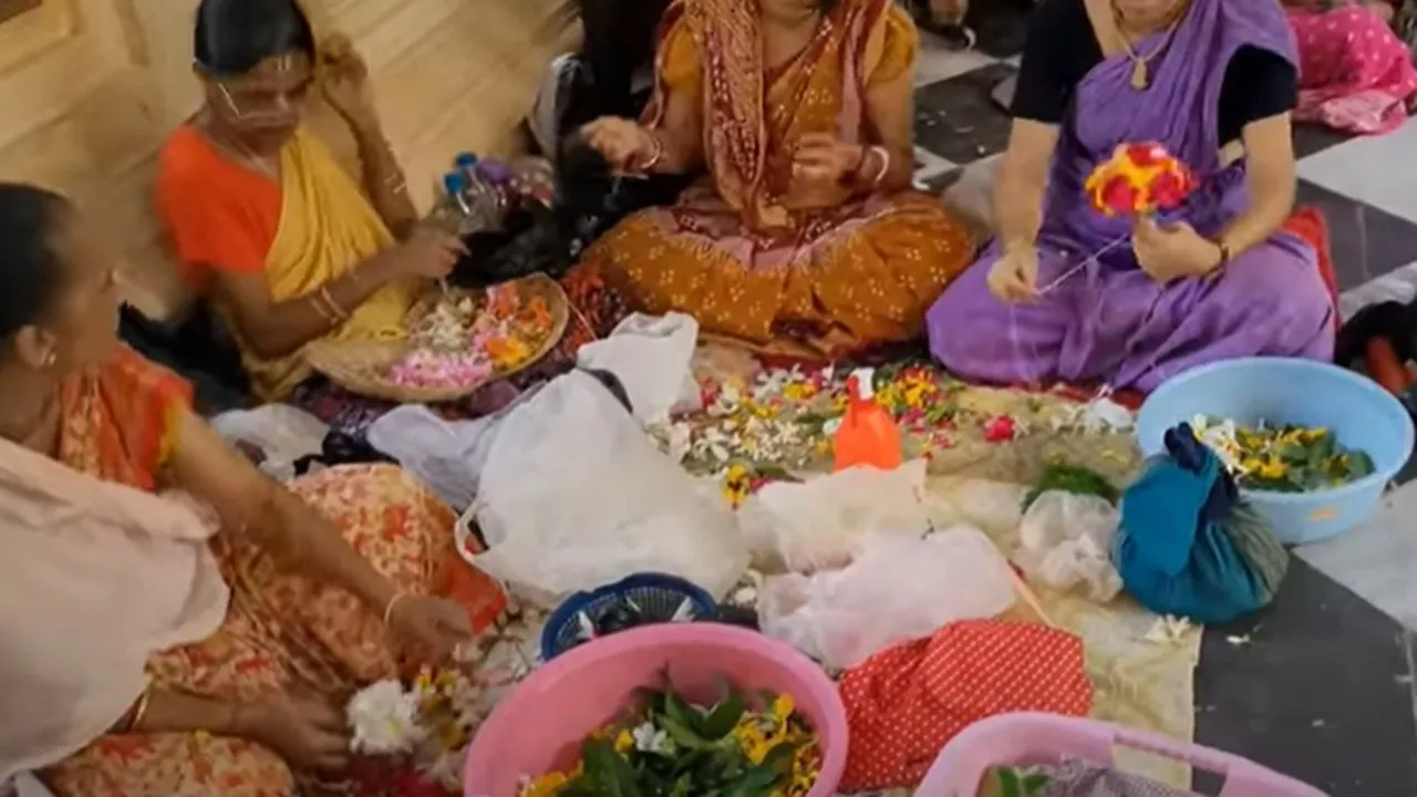 Jhulan Yatra 2025.jpg 7