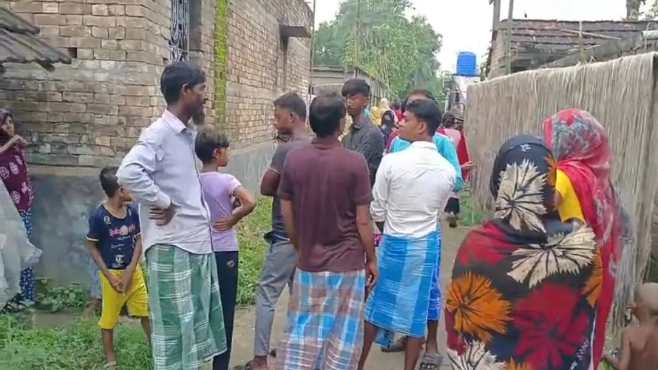 5 August 2025, Delhi, for work, Murshidabad, same family, four members, wall collapse, death,৫ অগাস্ট ২০২৫, দিল্লি, কাজে গিয়ে, মুর্শিদাবাদ, একই পরিবার, চার সদস্য, দেওয়াল চাপা, মৃত্যু