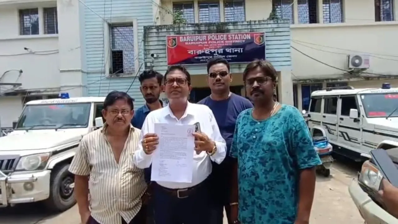BJP leader beaten to death Baruipur allegation,বারুইপুরে বিজেপি নেতাকে পিটিয়ে খুনের অভিযোগ ,BJP worker killed in Baruipur attack allegations,বারুইপুরে বিজেপি কর্মী খুন অভিযোগ, TMC worker beaten to death Baruipur,বারুইপুরে তৃণমূল কর্মীকে পিটিয়ে খুন, Baruipur murder accused BJP CPM involved,বারুইপুর খুন মামলায় বিজেপি সিপিএম জড়িত অভিযোগ