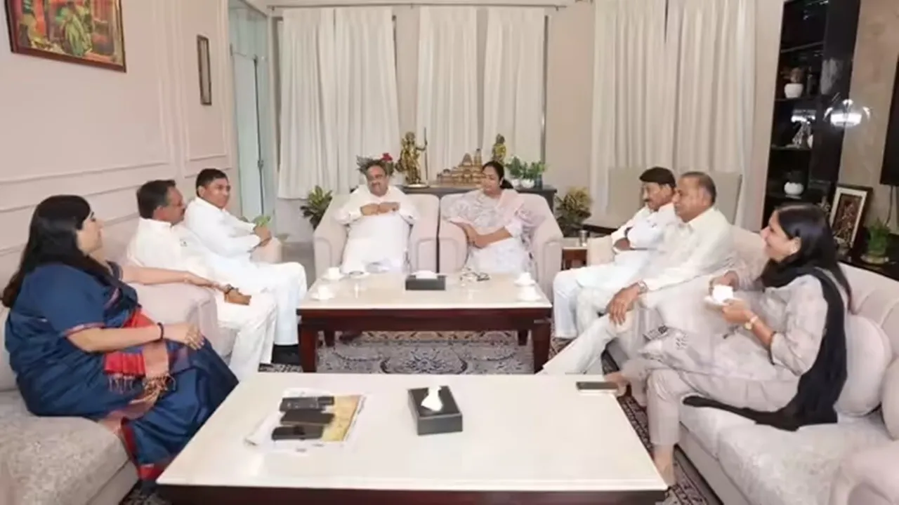 রেখা গুপ্তা, দিল্লি মুখ্যমন্ত্রী হামলা, রাজেশ খিমজি, জনশুনানি হামলা, জেড ক্যাটাগরি নিরাপত্তা, দিল্লি পুলিশ, মুখ্যমন্ত্রীর নিরাপত্তা বৃদ্ধি, BJP সাংসদ মন্তব্য, আধাসামরিক বাহিনী মোতায়েন, দিল্লি সংবাদ