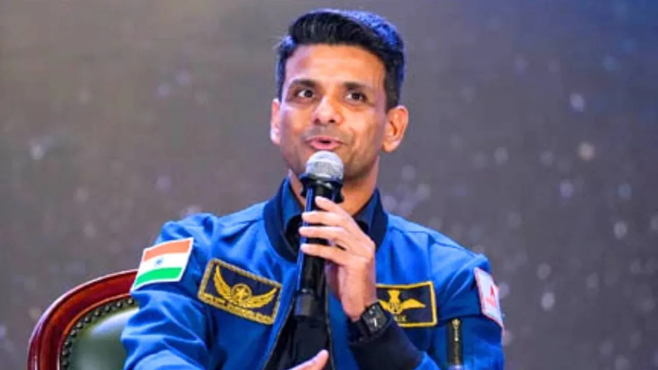 শুভাংশু শুক্লা – Shubhanshu Shukla  ভারতীয় মহাকাশচারী – Indian Astronaut  গগনযান মিশন – Gaganyaan Mission  আন্তর্জাতিক মহাকাশ স্টেশন – International Space Station (ISS)  মহাকাশ ভ্রমণ – Space Travel  অ্যাক্সিওম-৪ মিশন – Axiom-4 Mission  রাকেশ শর্মা – Rakesh Sharma  মহাকাশ অভিজ্ঞতা – Space Experience  প্রতিরক্ষা মন্ত্রী রাজনাথ সিং – Defence Minister Rajnath Singh  ভারতীয় বিমান বাহিনী – Indian Air Force  সূর্যোদয় সূর্যাস্ত মহাকাশ থেকে – Sunrise Sunset from Space  মহাকাশে ভারত – India in Space  ছাত্রদের অনুপ্রেরণা – Inspiration for Students  আপনি চাইলে আমি এগুলোকে Google Discover–অপ্টিমাইজড মেটা টাইটেল ও মেটা বর্ণনা আকারেও বানিয়ে দিতে পারি। 🔍 কি সেটা করে দেব?