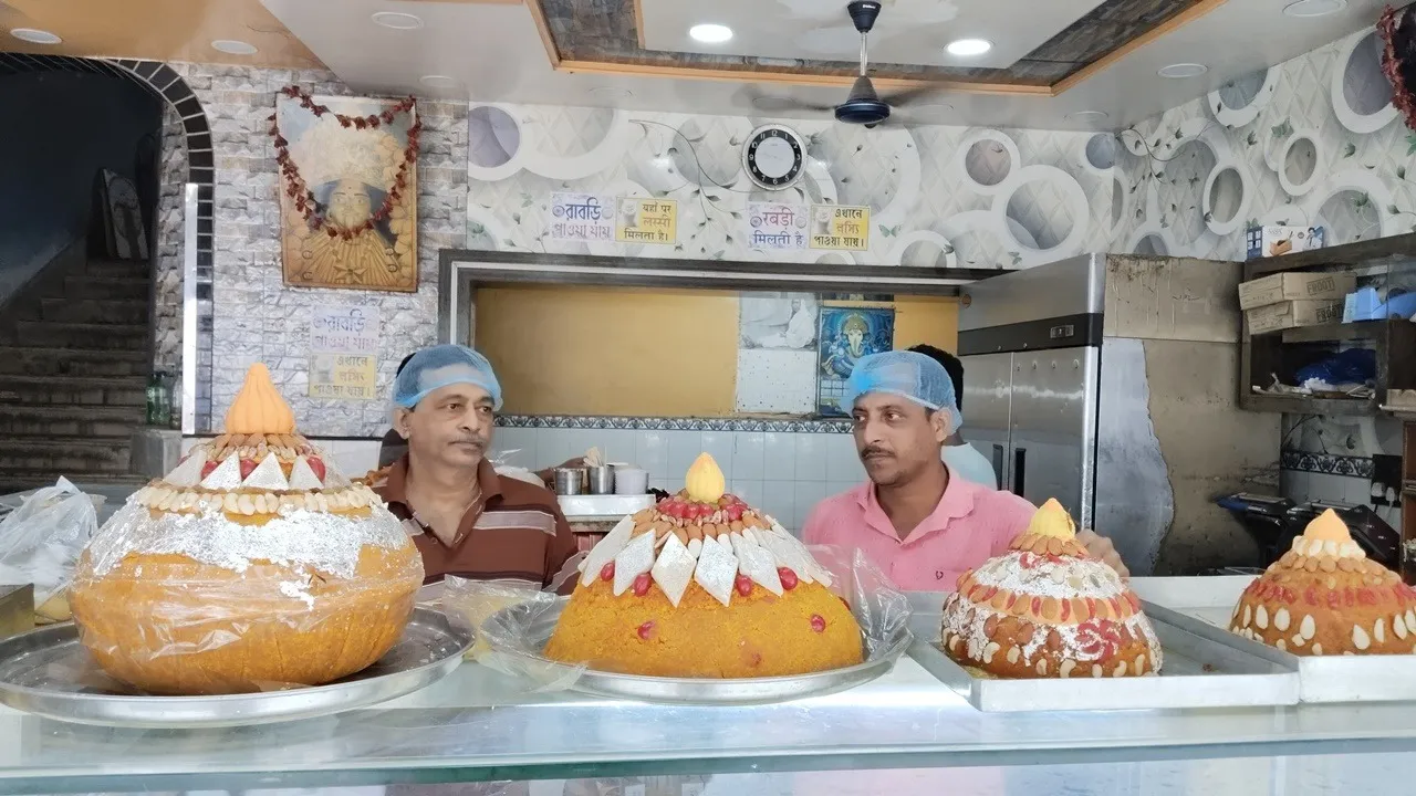 11 kg laddoo Bandel sweet shop  ,Ganesh Chaturthi huge laddoo innovation,  Bandel enormous laddoo festival,  Sweet shop Bandel 11 kg laddoo,  Ganesh festival laddoo record Kolkata suburb  ,Modi-style giant laddoo Bengal  ,Festival sweets innovation rural West Bengal,Ganesh Chaturthi 2025, Ganesh Puja, ১১ কেজি লাড্ডু ব্যান্ডেল  ,গণেশ চতুর্থী মিষ্টির দোকানে লাড্ডু  ,ব্যান্ডেল ১১ কেজির লাড্ডু  ,উৎসবের লাড্ডু উদ্ভাবন,  গণেশ উৎসব বিশেষ লাড্ডু  ,মিষ্টির দোকানে বিশাল লাড্ডু  ,প্রদেশজুড়ে লাড্ডুর দ্যুতি