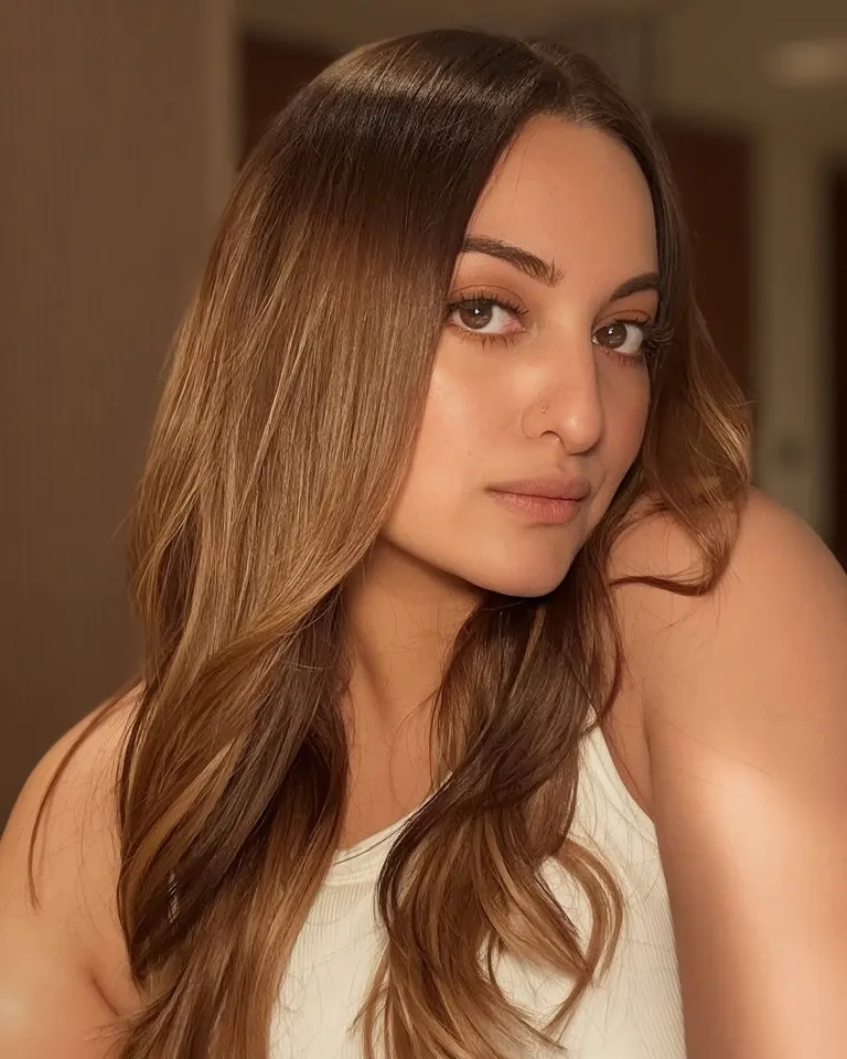 Asli Sona in Golden hour 🌟 (1)
