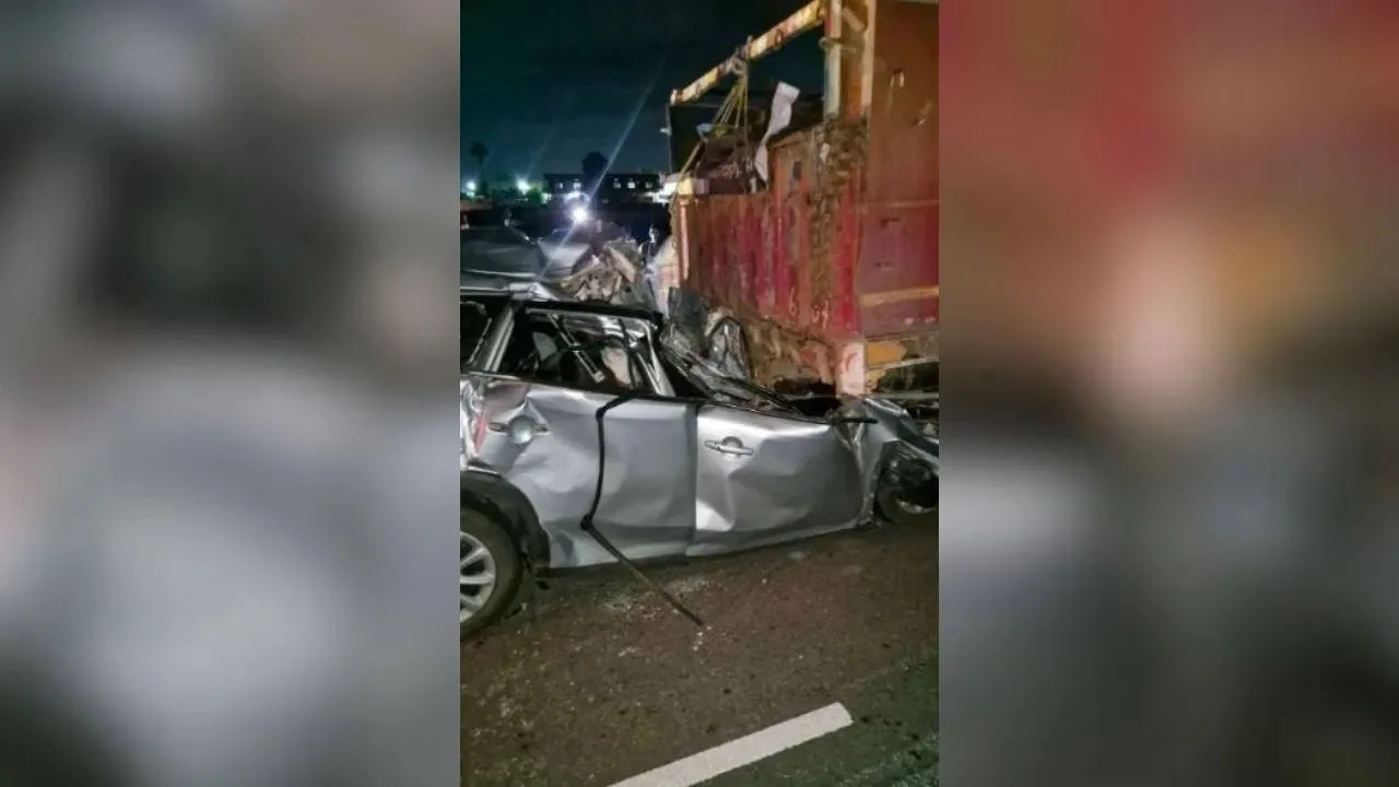 Patna road accident, Bihar accident news, Patna Gaya four lane accident, 5 businessmen killed in road accident, Patna car truck collision, Suitha Mor accident Patna, Fast car crash in Bihar, Patna pesticide traders accident, Patna tragic accident news, Businessmen killed in Bihar accident