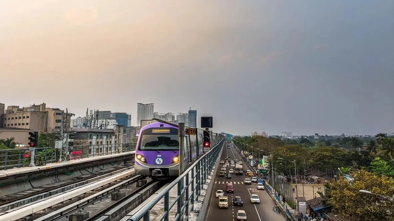 Kolkata Metro 50 lakh commuters first week September  ,Metro ridership first week September Kolkata,September 2025 Kolkata Metro passengers  ,average daily metro commuters Kolkata,  metro ridership surge Kolkata pre-Puja,কলকাতা মেট্রো ৫০ লাখ যাত্রী সেপ্টেম্বর প্রথম সপ্তাহ,  সেপ্টেম্বর ২০২৫ কলকাতা মেট্রো যাত্রী সংখ্যা,  মেট্রো যাত্রীদের দৈনিক গড় সংখ্যা  ,দুর্গাপূজার আগের মেট্রো ভিড়  ,কলকাতা মেট্রো রেকর্ড যাত্রী