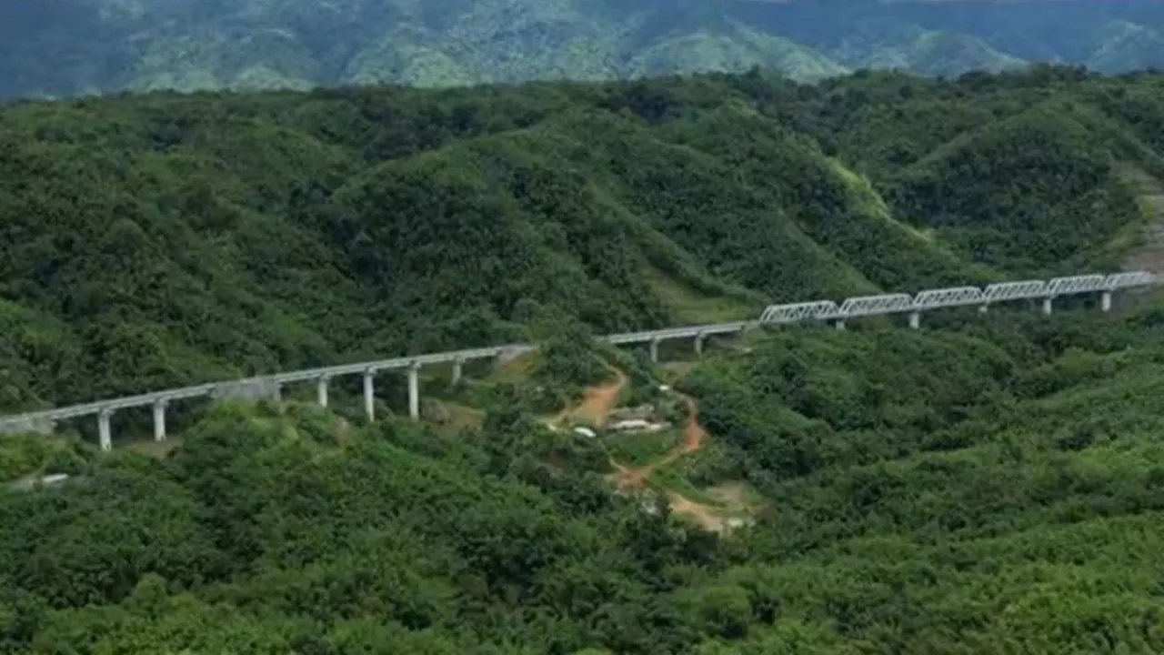 Kolkata-Sairang Express  ,Route of train to Mizoram,  Kolkata to Aizawl train timings,  New Bairabi-Sairang line train schedule  ,Major halts Kolkata to Mizoram India Railways,  Tri-weekly express train to Mizoram,কলকাতা-সাইরাং এক্সপ্রেস , মিজোরাম রেলপথ রুট,  কলকাতা থেকে আইজল পৌঁছানোর ট্রেন সময়সূচী,  বাইরাবি-সাইরাং নতুন রেল লাইন ট্রেন  ,কলকাতা-মিজোরাম ট্রেনের বড় স্টেশনগুলি,  সপ্তাহে তিন দিন ট্রেন মিজোরামে