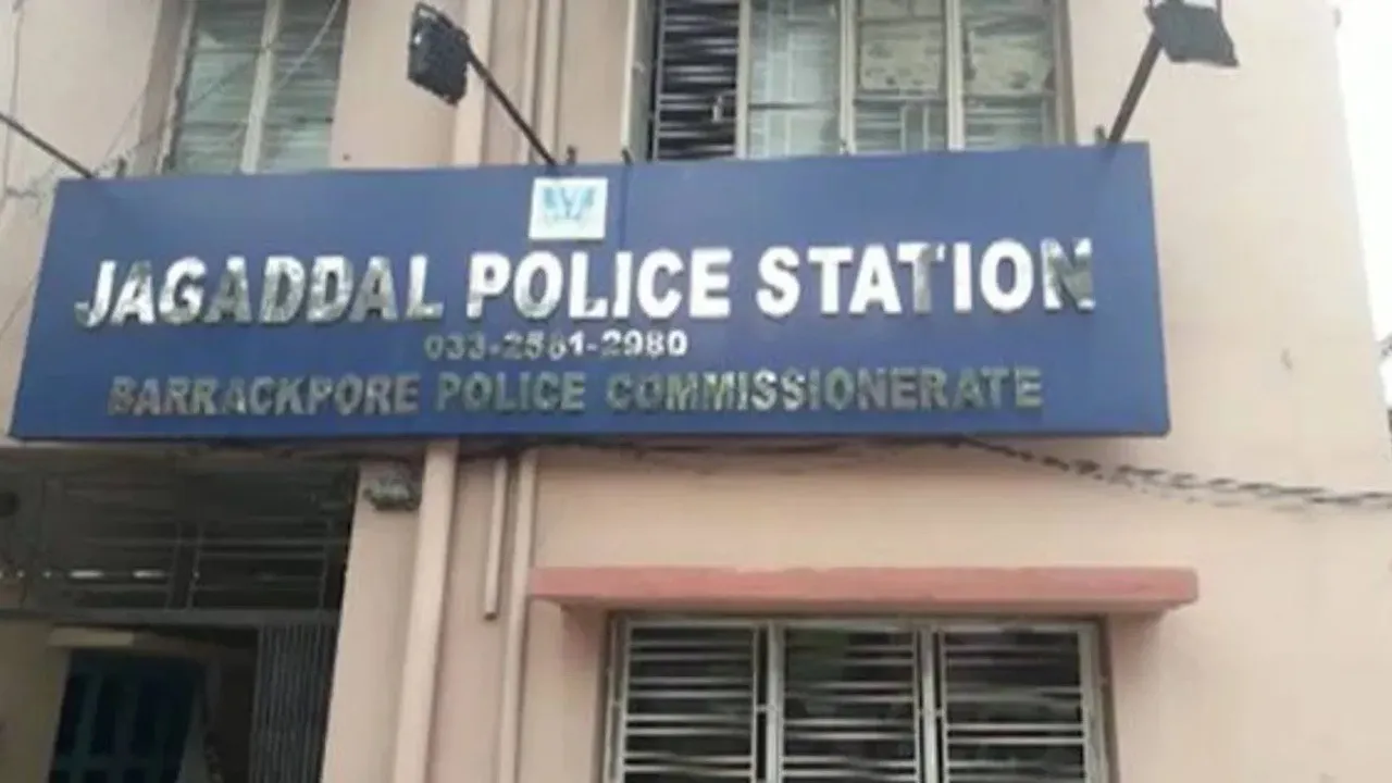 Jagaddal murder case  ,decomposed body found,  accused in TMC worker murder,  missing for four days,  Rahuta area, Jagaddal  ,Basudevpur police station  ,suspicion of revenge killing,  autopsy ordered,জগদ্দল হত্যা মামলা,  পচাগলা মৃতদেহ উদ্ধার,  তৃণমূল কর্মী খুনে অভিযুক্ত,  চার দিনের নিখোঁজ,  রাহুতা এলাকা, জগদ্দল  ,বাসুদেবপুর থানার পুলিশ,  খুনের বদলা সন্দেহ,  ময়নাতদন্ত হয়