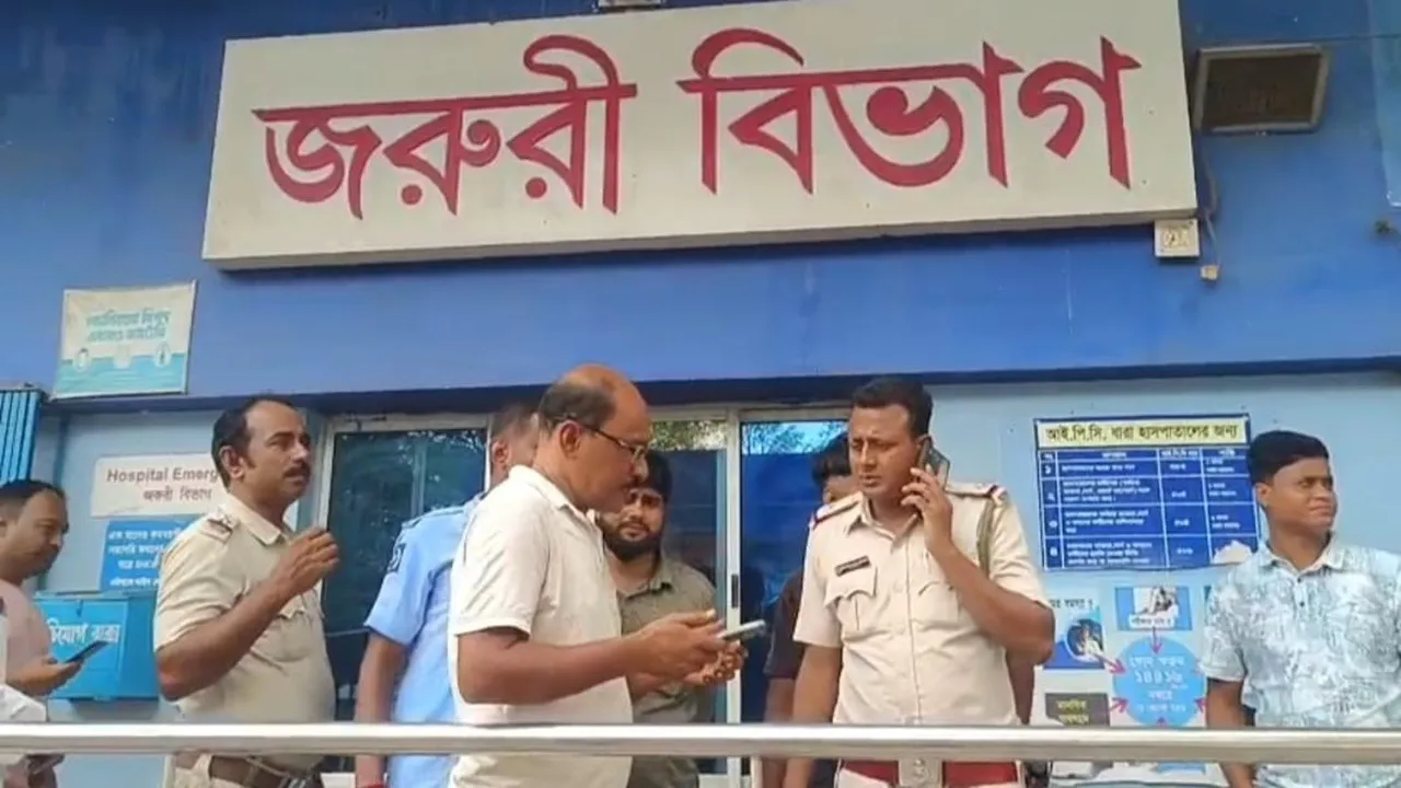 Domkal bomb blast  ,Murshidabad explosion  ,Ghoramara bomb blast,  Woman killed in bomb explosion,  Illegal bomb storage Bengal,  Murshidabad shocking incident , Domkal police investigation,  Murshidabad news today,ডোমকল বোমা বিস্ফোরণ , মুর্শিদাবাদে বোমা কাণ্ড,  ঘোড়ামারা বোমা বিস্ফোরণ,  গৃহবধূ নিহত,  বেআইনি বোমা মজুত , ছিদ্দাতন বিবি মৃত্যু,  মুর্শিদাবাদ চাঞ্চল্য,  ডোমকল থানার ঘটনা