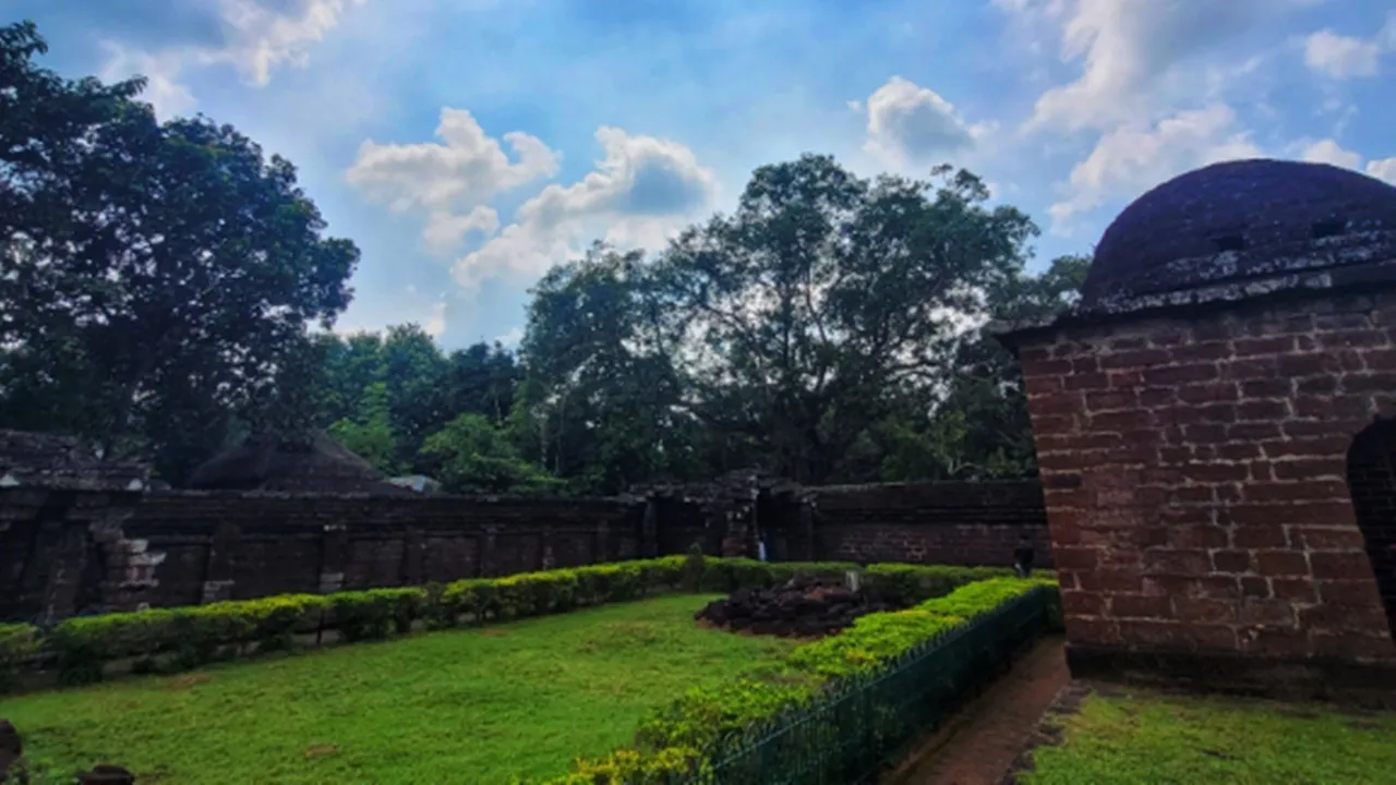 Kurumbera Fort 3