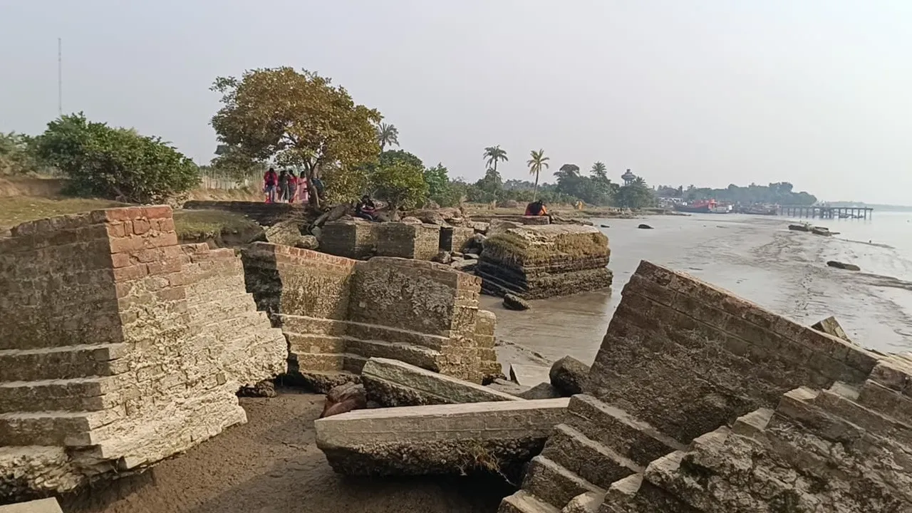Diamond Harbour Fort  ,Chingrikhali Fort  ,Portuguese pirates,  British East India Company  ,Hooghly River,  Colonial fort ruins  ,Historic lighthouse,  Weekend getaway from Kolkata  ,South 24 Parganas tourism,  Diamond Harbour heritage,ডায়মন্ড হারবার পুরনো কেল্লা, চিংড়িখালি কেল্লা, ব্রিটিশ আমল, পর্তুগীজ জলদস্যু, হুগলি নদী, ঐতিহাসিক দুর্গ, পর্যটন গন্তব্য, কলকাতার কাছাকাছি