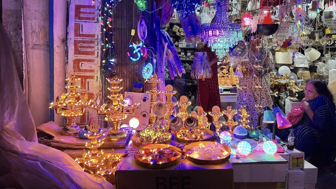 Ezra St Light Market 1