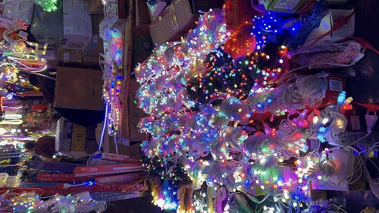 Ezra St Light Market 3