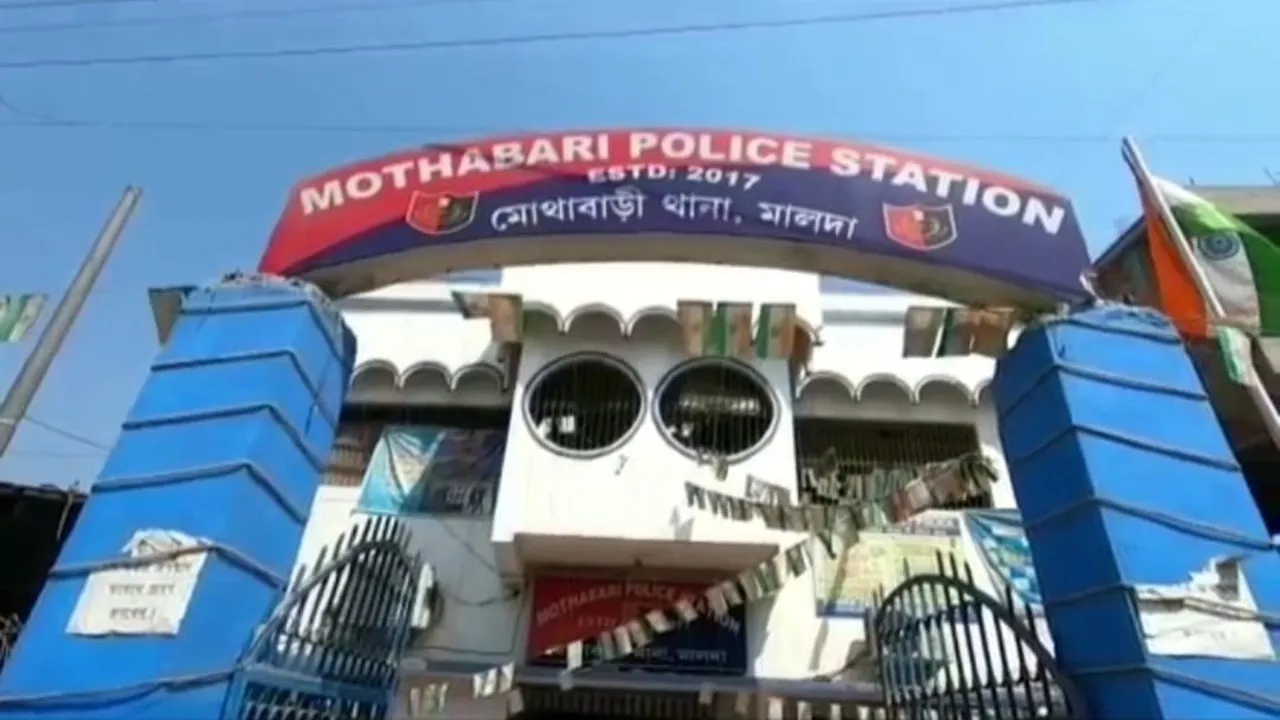 Shamsun Nehar,  Malda Panchayat head,  Trinamool attack,  Threat to life , Congress conspiracy  ,Panchayat elections,  Political violence West Bengal  ,Abas Yojana controversy  ,Nasir Ahmed injured  ,Trinamool female leader  ,Malda political tension  ,Threats against Trinamool leader,শামসুন নেহার,  মালদা পঞ্চায়েত প্রধান,  তৃণমূল হামলা,  হত্যার হুমকি,  কংগ্রেস যোগসাজশ  ,পঞ্চায়েত নির্বাচন , নিরাপত্তা আবেদন  ,রথবাড়ি গ্রাম পঞ্চায়েত,  তৃণমূল দলের অশান্তি,  আবাস যোজনা সমস্যা,  নাসির আহমেদ আহত  ,মহিলা তৃণমূল নেতা  ,রাজনৈতিক হুমকি মালদা