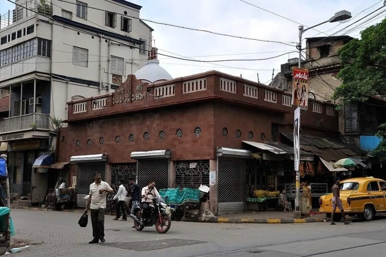 top-kali-puja-pandals-and-temples-to-visit-in-kolkata-in-2025