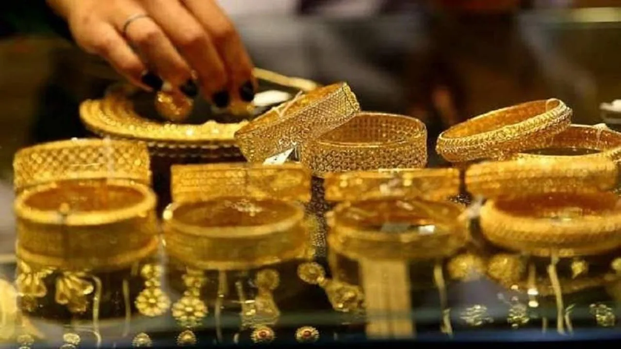 সোনার দাম আজ, Gold Price Today, Gold Rate in Kolkata, Silver Price Today, সোনা রূপার দাম, Gold Price Drop, সোনা কেনার সময়, Wedding Season Gold Rate, ভাইফোঁটা সোনার দাম, Gold and Silver Rates 23 October, 22 ক্যারাট সোনার দাম, 24 ক্যারাট সোনার দাম, Kolkata Gold Price Today, Delhi Gold Price, Diwali Gold Rate Drop, Gold Price India 2025, Silver Rate India