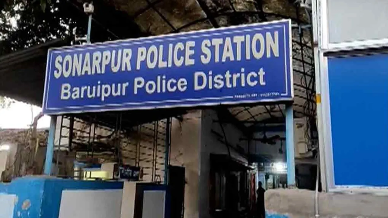 Sonarpur protest attack, sound pollution violence, Bengal law and order, firecracker dispute, Sonarpur couple assaulted, South 24 Parganas news, Kolkata suburbs crime, protest against noise, Bengal police investigation,সোনারপুর হামলা, শব্দবাজি বিতর্ক, প্রতিবাদীর উপর হামলা, দক্ষিণ ২৪ পরগনা সংবাদ, শব্দ দূষণ, সোনারপুর দম্পতি মারধর, কলকাতা উপকণ্ঠের ঘটনা, পুলিশ তদন্ত, বেআইনি বাজি, প্রতিবাদী আক্রান্ত