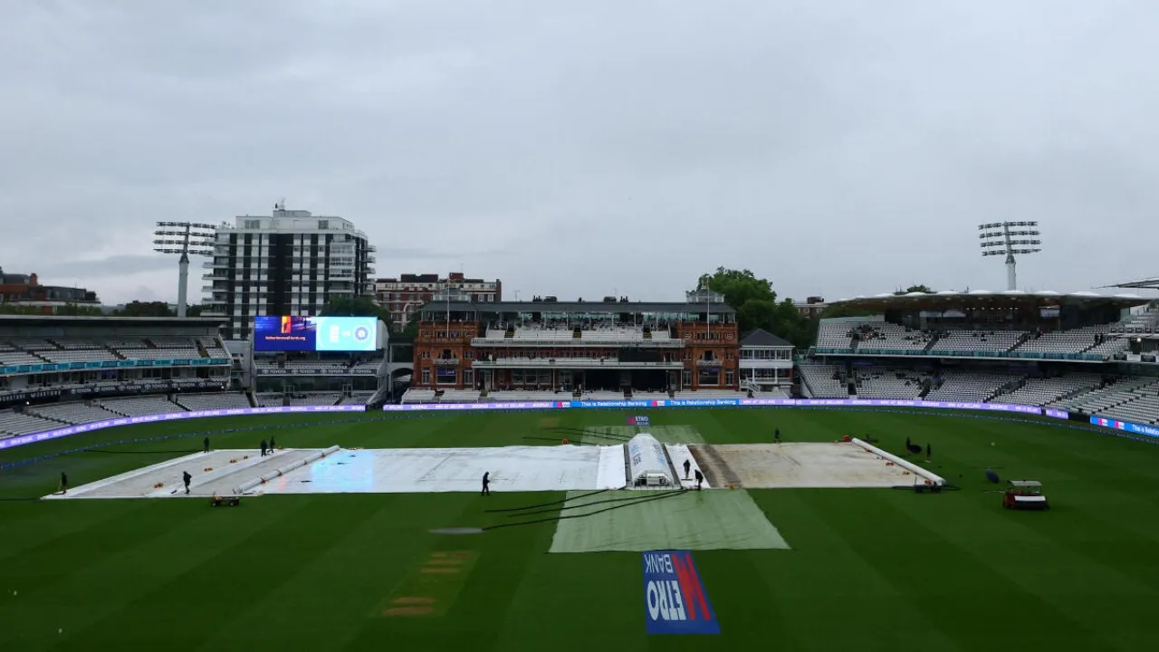 Rain in Cricket Ground (3)
