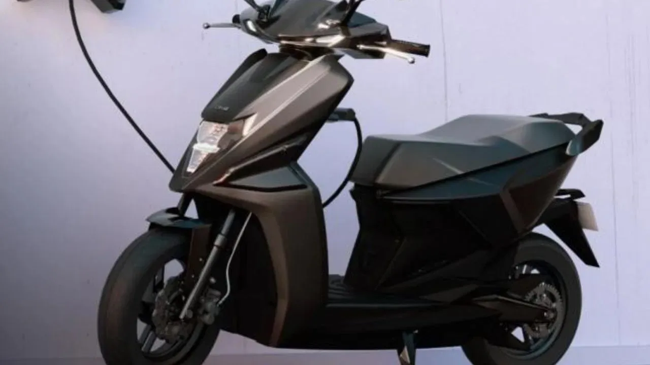 simple-energy-new-family-electric-scooter-competition-ola-iqube