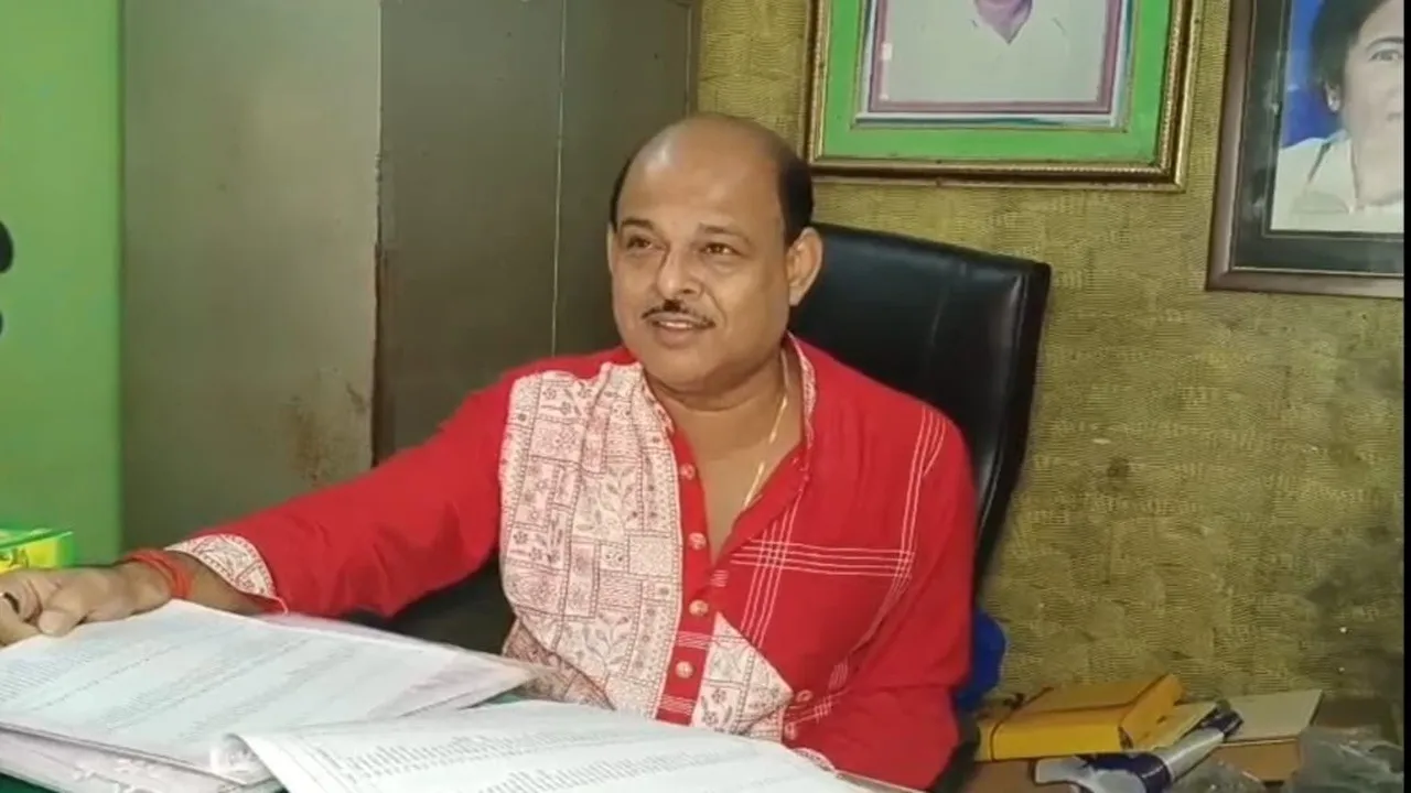 Baruipur, TMC councillor, Tapas Bhadra, voter list controversy, name missing, SIR process, West Bengal election, voter revision, BDO complaint,বারুইপুর, তৃণমূল কাউন্সিলর, তাপস ভদ্র, ভোটার তালিকা বিতর্ক, নাম নেই ভোটার তালিকায়, এসআইআর প্রক্রিয়া, কেন্দ্রীয় চক্রান্ত, বিডিও অভিযোগ, পশ্চিমবঙ্গ নির্বাচন