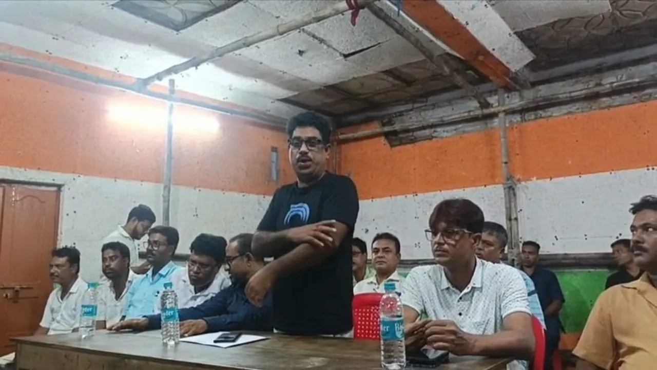 TMC leader threat, Abdul Khalek Molla, Haroa controversy, West Bengal politics, SIR voter list issue, BJP vs TMC, viral political video, Trinamool Congress news, Kolkata politics, Bengal breaking news,আব্দুল খালেক মোল্লা, তৃণমূল নেতা, হাড়োয়া বিতর্ক, বিজেপি নেতা হুমকি, এস আই আর ইস্যু, ভোটার তালিকা বাদ পড়া, ভাইরাল ভিডিও, পশ্চিমবঙ্গ রাজনীতি, তৃণমূল বনাম বিজেপি, কলকাতা খবর, রাজনৈতিক চাঞ্চল্য