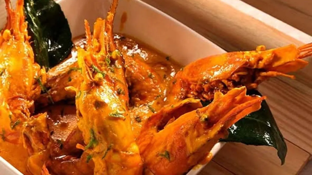 Gondhoraj Malai Chingri Recipe: জেনে নিন গন্ধরাজ মালাই চিংড়ি বানানোর সহজ কায়দা।