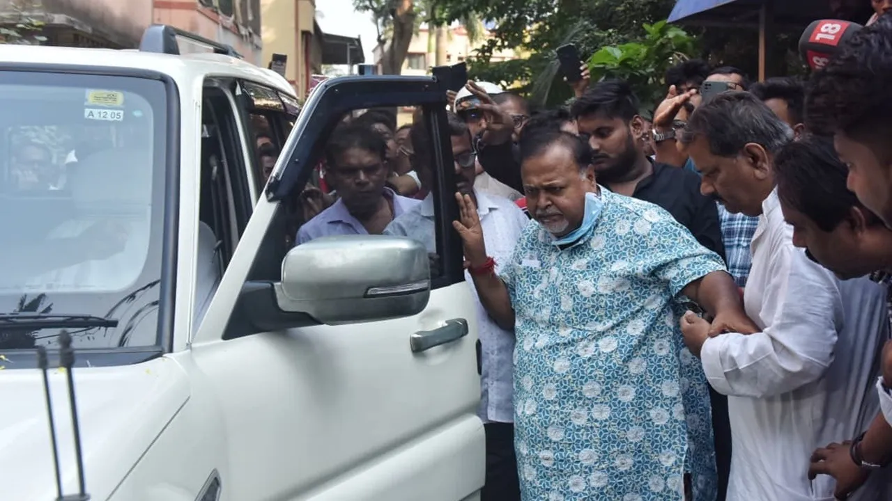 Partha Chatterjee bail,  West Bengal former education minister,  SSC recruitment scam,  CBI case West Bengal  ,ED case Partha Chatterjee,  Partha Chatterjee home release,পার্থ চট্টোপাধ্যায় জামিন  ,প্রাক্তন শিক্ষামন্ত্রী পশ্চিমবঙ্গ  ,এসএসসি নিয়োগ দুর্নীতি মামলা  ,সিবিআই মামলা পশ্চিমবঙ্গ  ,ইডি মামলা পার্থ চট্টোপাধ্যায়  ,পার্থ চট্টোপাধ্যায় বাড়ি ফিরে