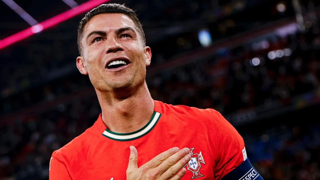 Cristiano Ronaldo (5)