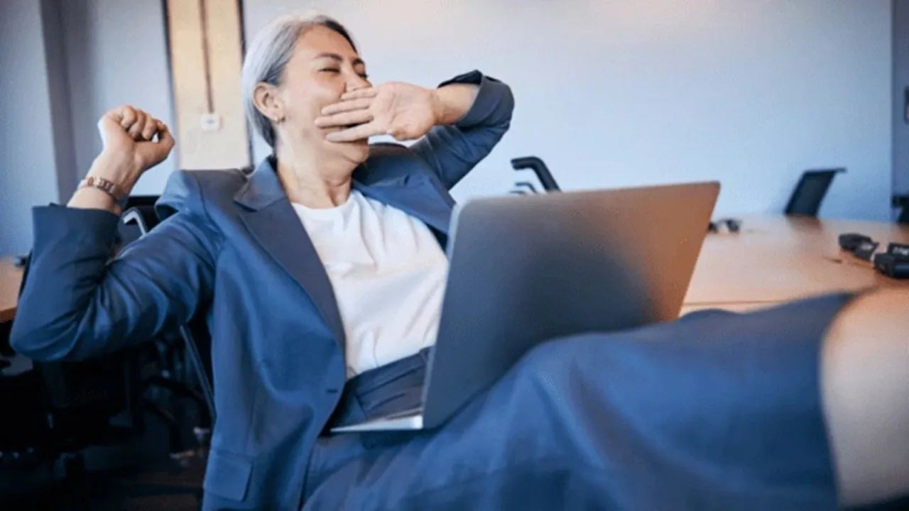 Excessive Yawning: অতিরিক্ত হাই ওঠা বিরাট সমস্যার ইঙ্গিত!