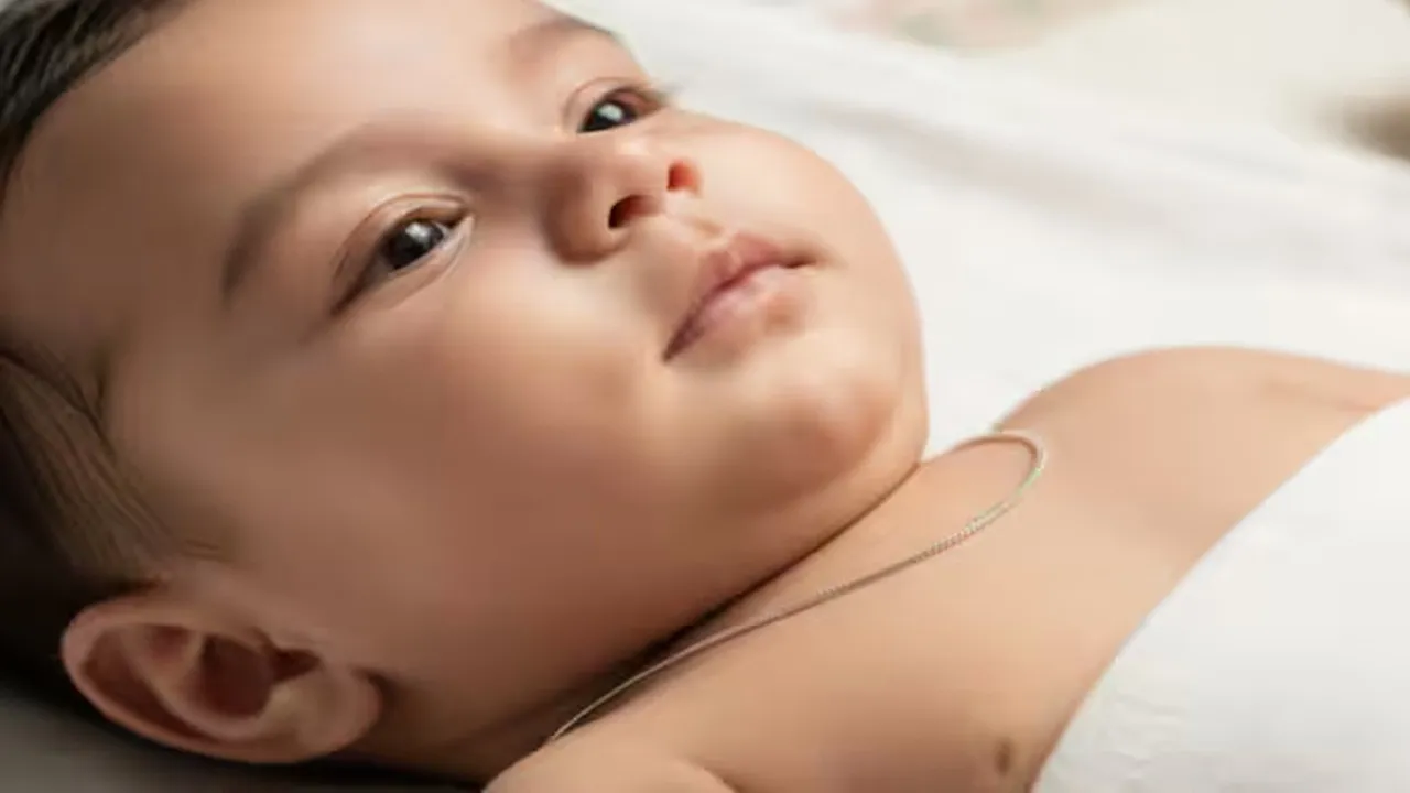 silver chain benefits, kids silver chain, astrology silver chain, child protection silver, চাঁদ ও রূপার যোগ, শিশুদের রূপার চেইন, রূপার শিকল উপকারিতা, জ্যোতিষশাস্ত্রে রূপা, negative energy protection, শিশুদের মানসিক ভারসাম্য, silver jewellery for kids