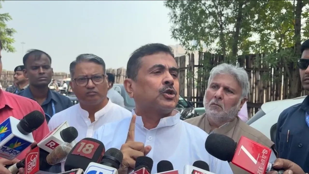 Bengal voter list,  BJP complaint  ,TMC allegations,  illegal voters,  infiltration issue , Shuvendu Adhikari,  BLO pressure  ,Election Commission,  West Bengal politics  ,refugee voters,ভোটার তালিকা বিতর্ক,  বিজেপির অভিযোগ,  তৃণমূলের ভূমিকা  ,অনুপ্রবেশকারীর নাম  ,ভুয়ো ভোট  ,শুভেন্দু অধিকারী  ,বিএলও অভিযোগ,  নির্বাচন কমিশন,  পশ্চিমবঙ্গ রাজনীতি  ,শরণার্থী ভোটার ইস্যু