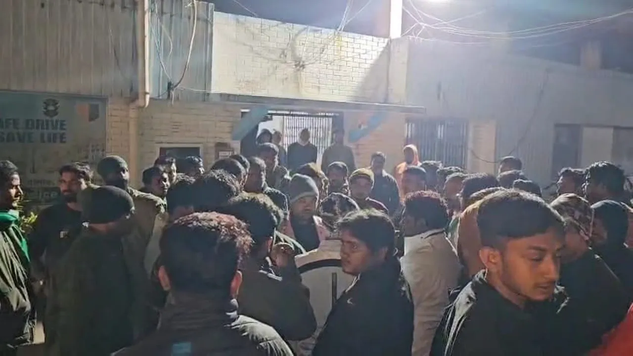 Kaliachak police torture,  Jiaul Hak youth abuse  ,Police brutality West Bengal,  Youth hospitalised Malda Medical College  ,Protest against police  ,TMC local protest Kaliachak,Custodial torture news,  Old murder case interrogation,  Human rights violation,  West Bengal local news,কালিয়াচক থানার পুলিশি অত্যাচার  ,যুবক নির্যাতন , জিয়াউল হক খবর  ,মালদা মেডিকেল কলেজ ভর্তি  ,থানার বিরুদ্ধে বিক্ষোভ,  তৃণমূল প্রতিবাদ কালিয়াচক,  পুরনো খুন মামলার জিজ্ঞাসাবাদ,  স্থানীয় গ্রামবাসীর ক্ষোভ  ,পুলিশি অমানবিকতা , পশ্চিমবঙ্গ নিউজ