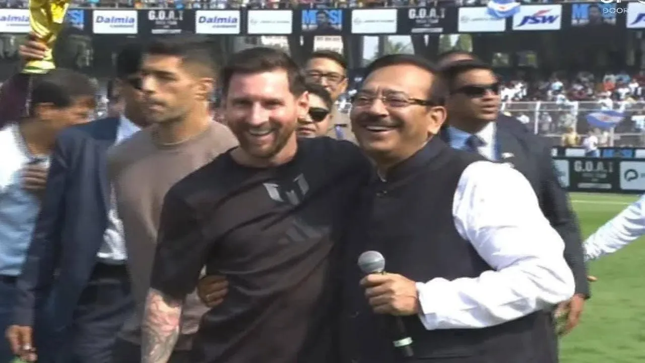 Lionel Messi Kolkata visit,  Salt Lake Stadium chaos,  Youth Bharati Stadium vandalism , Messi India tour controversy  ,Security failure at Salt Lake Stadium,  Messi event mismanagement,  VIP interference Messi Kolkata  ,West Bengal sports event chaos  ,Messi GOAT Tour India,  Kolkata stadium violence,লিওনেল মেসি কলকাতা সফর,  যুবভারতী ক্রীড়াঙ্গনে বিশৃঙ্খলা,  সল্টলেক স্টেডিয়াম ভাঙচুর,  মেসি অনুষ্ঠান কাণ্ড  ,মেসি দর্শনে ম্যাসাকার , যুবভারতী নিরাপত্তা ব্যর্থতা  ,মেসি কলকাতা বিতর্ক  ,ভিআইপি হস্তক্ষেপ মেসি অনুষ্ঠান  ,বাংলার সম্মানহানি মেসি কাণ্ড  ,সল্টলেকে মেসি দর্শনে তাণ্ডব