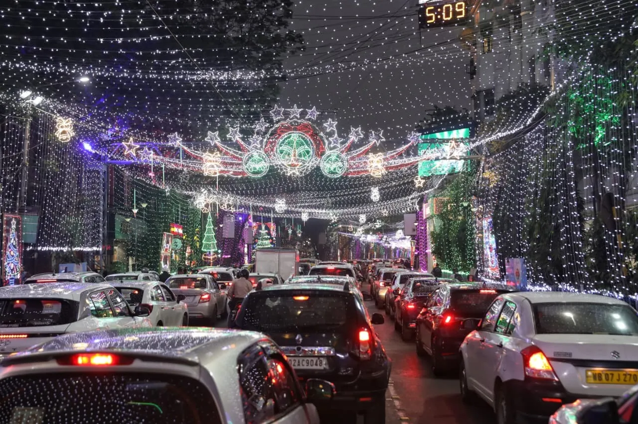Park Street Christmas lights,  Kolkata Christmas Festival,  Park Street Christmas celebration ,Kolkata Christmas carnival  ,Christmas in Kolkata 2025  ,Allen Park Christmas event,  Park Street festival news,  Kolkata Christmas tourism,  Christmas lights Kolkata,  West Bengal festival news,পার্ক স্ট্রিট ক্রিসমাস  ,কলকাতা ক্রিসমাস ফেস্টিভ্যাল,  পার্ক স্ট্রিট আলোকসজ্জা  ,বড়দিন উদযাপন কলকাতা  ,আলেন পার্ক উৎসব , কলকাতায় ক্রিসমাস উৎসব  ,পার্ক স্ট্রিট সাজসজ্জা,  ক্রিসমাস কার্নিভাল কলকাতা  ,বড়দিনের আলো কলকাতা,  উৎসবের কলকাতা