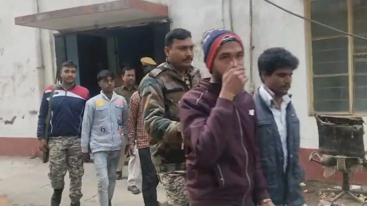 সামসেরগঞ্জ, জাফরাবাদ, জোড়া খুন, হরগোবিন্দ দাস, চন্দন দাস, জঙ্গিপুর আদালত, যাবজ্জীবন কারাদণ্ড, ১৩ জন অভিযুক্ত, মুর্শিদাবাদ, আদালতের রায়, ডাবল মার্ডার কেস, পুলিশি তদন্ত, ফরেনসিক রিপোর্ট, বিচারপ্রক্রিয়া, আইন ও আদালত,Samserganj, Jafarabad, double murder case, Murshidabad, Jangipur court, life imprisonment, 13 accused, Hargobind Das, Chandan Das, court verdict, West Bengal crime, police investigation, forensic report, trial proceedings, law and order, murder verdict